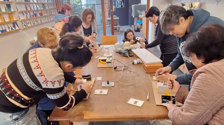 Rio de Janeiro (RJ), 14/11/2025 – Influenciadora ensina consertos domésticos e discute relações de gênero.
Foto: Jaque Conserta/Arquivo pessoal